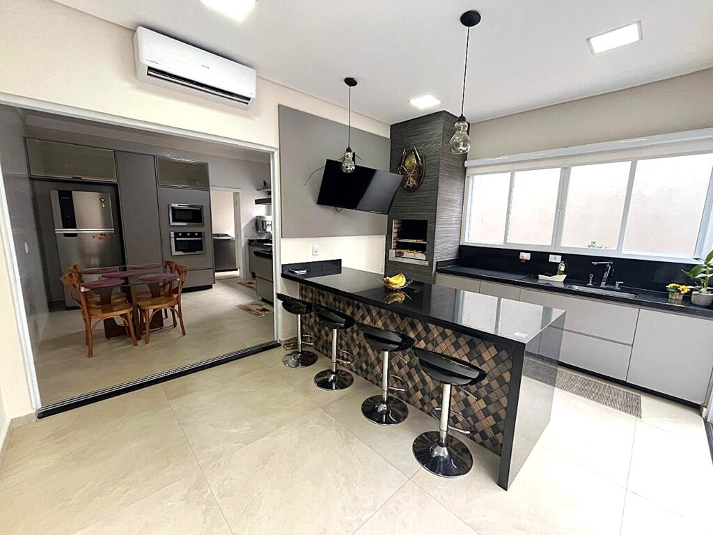 Vende-se bela casa térrea Cond. Figueira $ 1.400.000,00