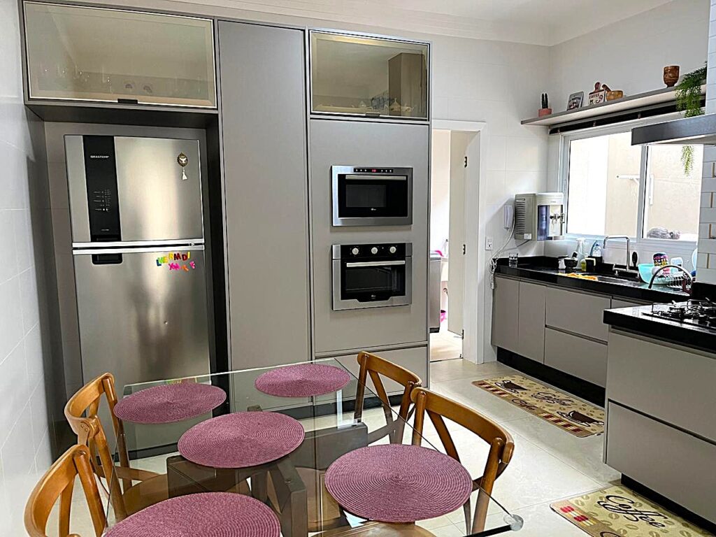 Vende-se bela casa térrea Cond. Figueira $ 1.400.000,00