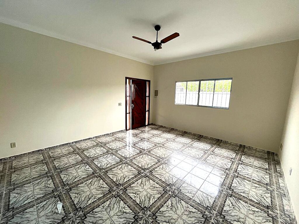 Vende-se ótima casa próximo ao Shopping Cidade Norte e Atacadão