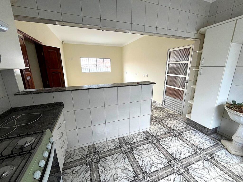 Vende-se ótima casa próximo ao Shopping Cidade Norte e Atacadão