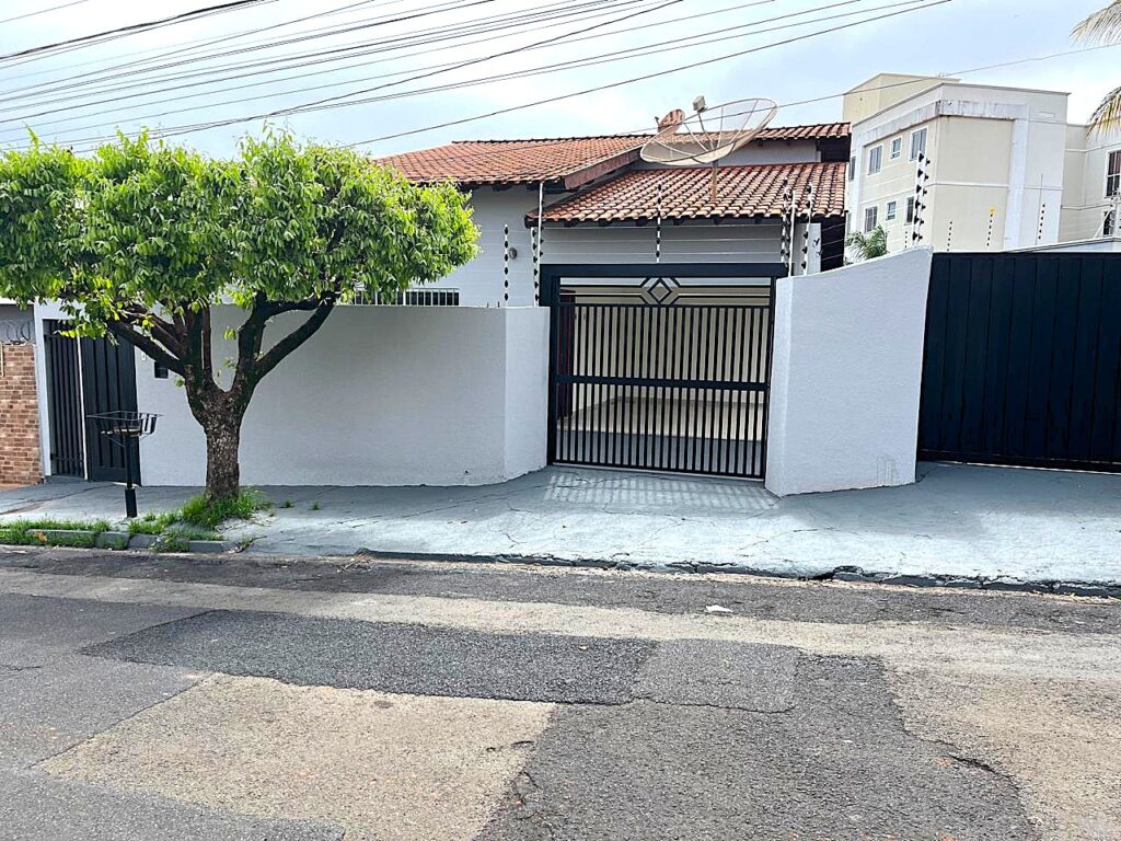 Vende-se ótima casa próximo ao Shopping Cidade Norte e Atacadão
