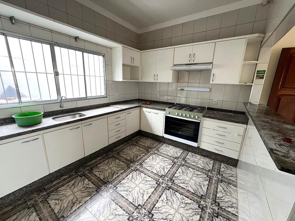 Vende-se ótima casa próximo ao Shopping Cidade Norte e Atacadão