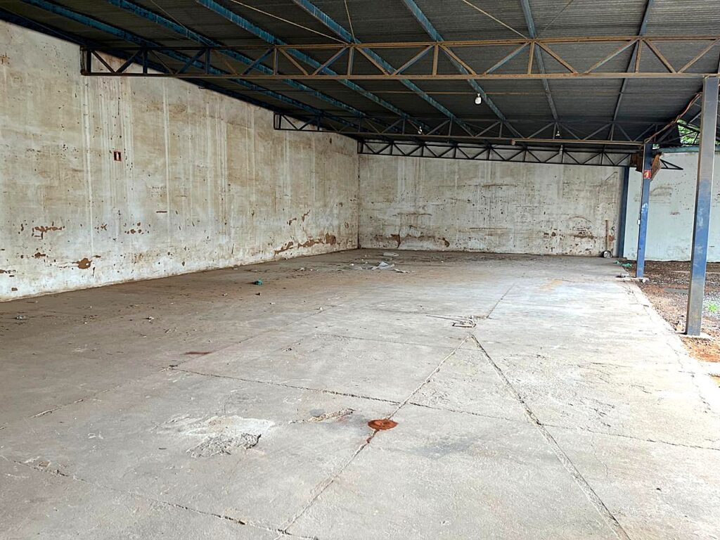 Aluga-se salão distrito industrial 1.570 m² $ 25.000,00
