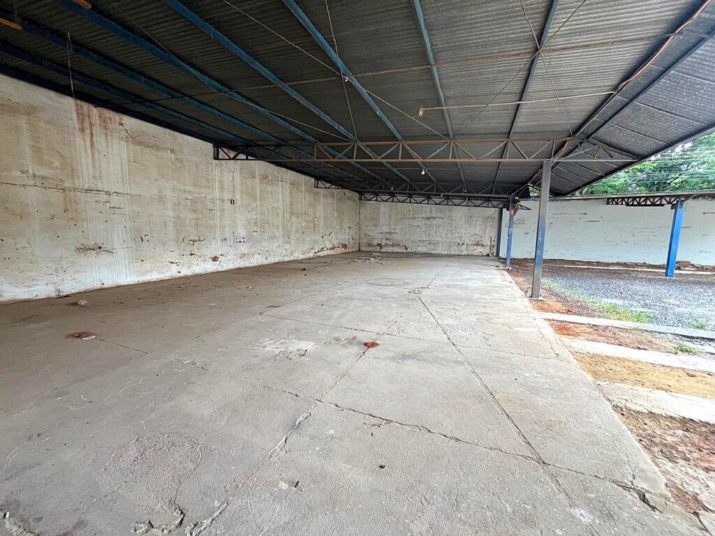 Aluga-se salão distrito industrial 1.570 m² $ 25.000,00