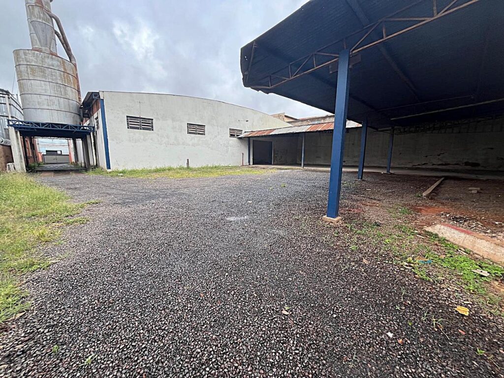 Aluga-se salão distrito industrial 1.570 m² $ 25.000,00