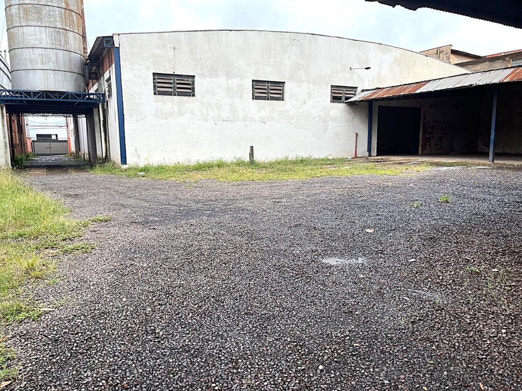 Aluga-se salão distrito industrial 1.570 m² $ 25.000,00