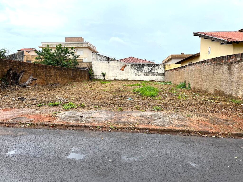 Vende-se terreno Jd. Tarraf II 450m² $ 380.000,00