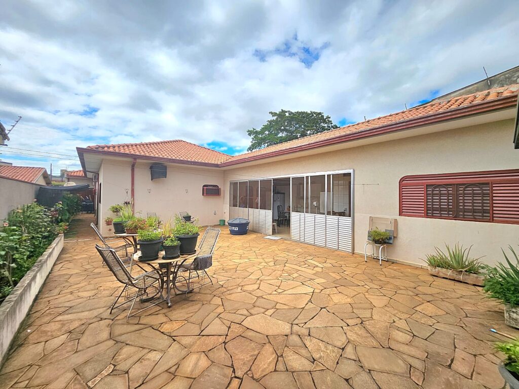 Vende-se casa comercial Jardim Santa Catarina $ 750.000,00