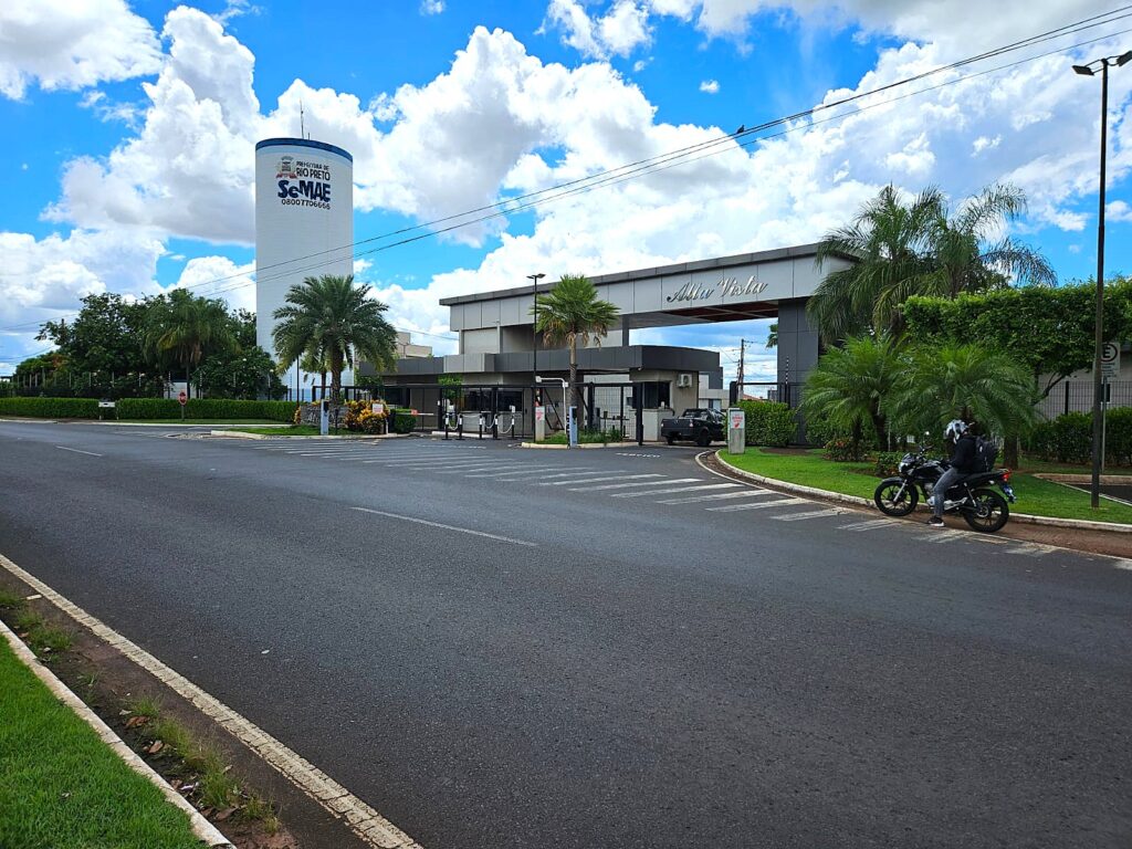 Vende-se casa Cond. Alta Vista $ 870.000,00