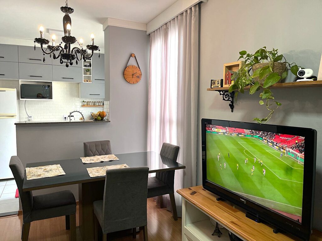 Vende-se apto de 2 dormitórios c/ elevador $ 220.000,00