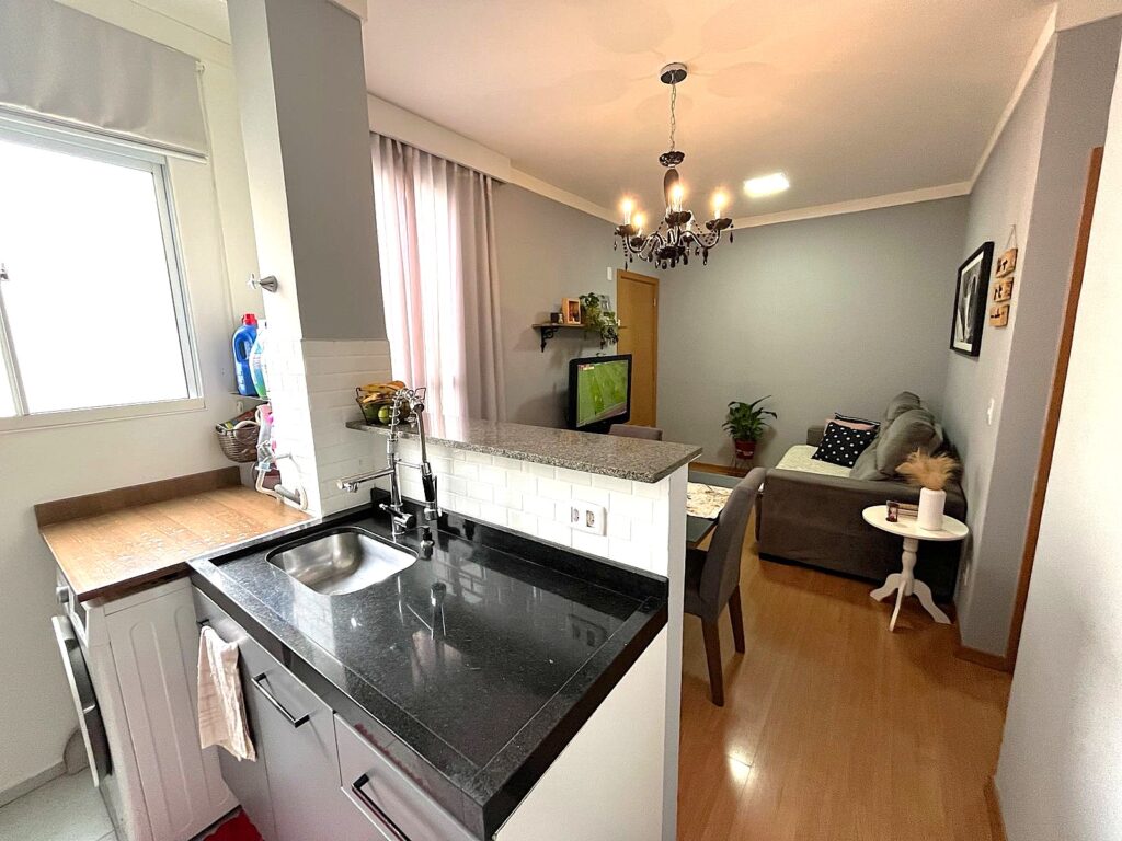 Vende-se apto de 2 dormitórios c/ elevador $ 220.000,00