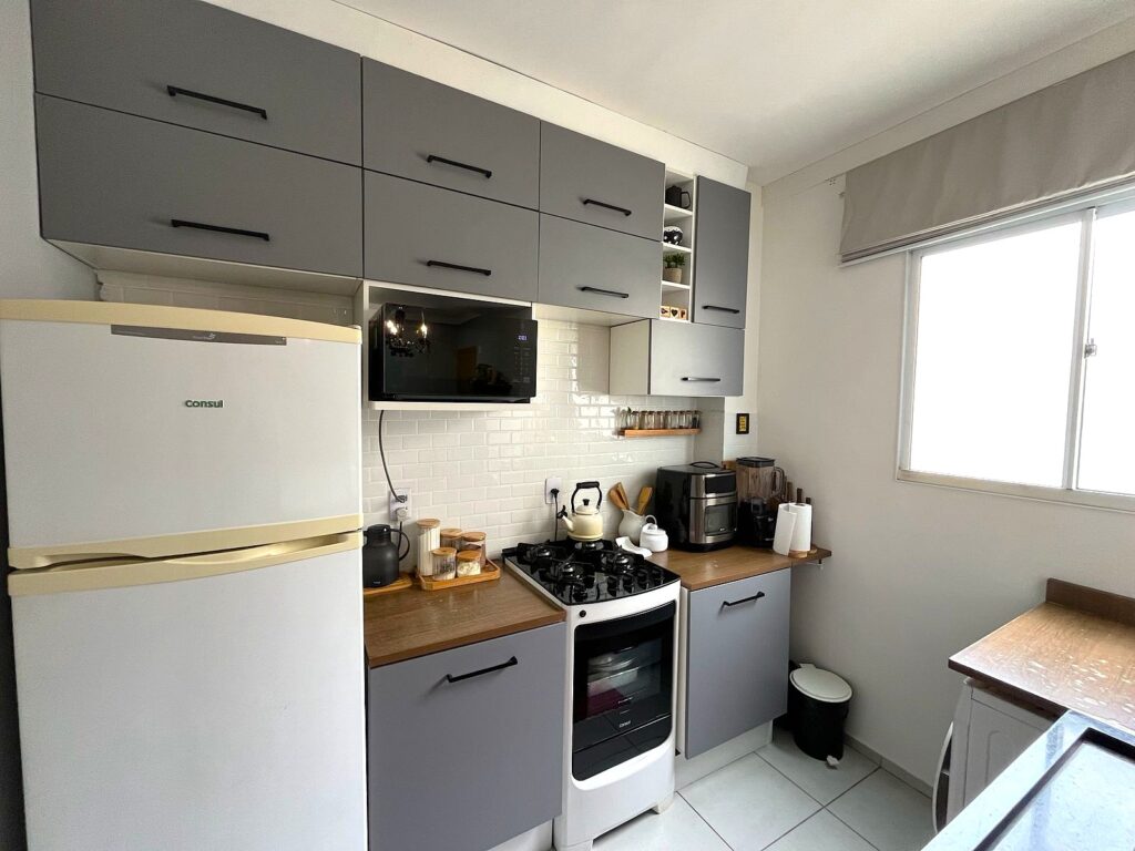 Vende-se apto de 2 dormitórios c/ elevador $ 220.000,00