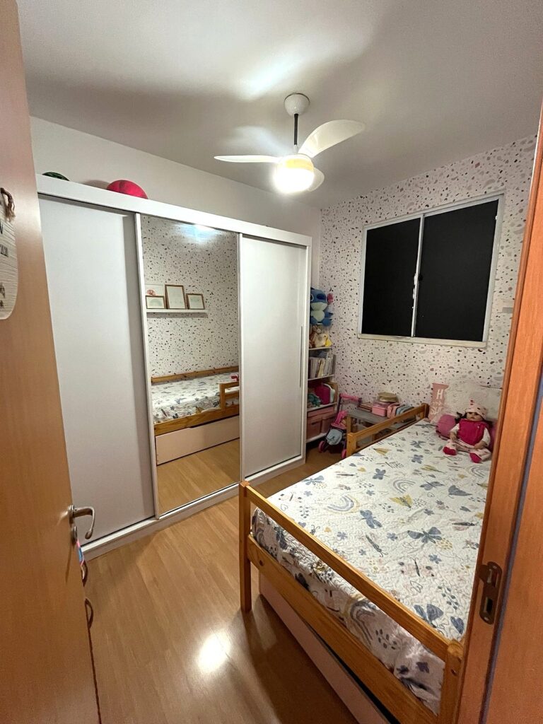 Vende-se apto de 2 dormitórios c/ elevador $ 220.000,00