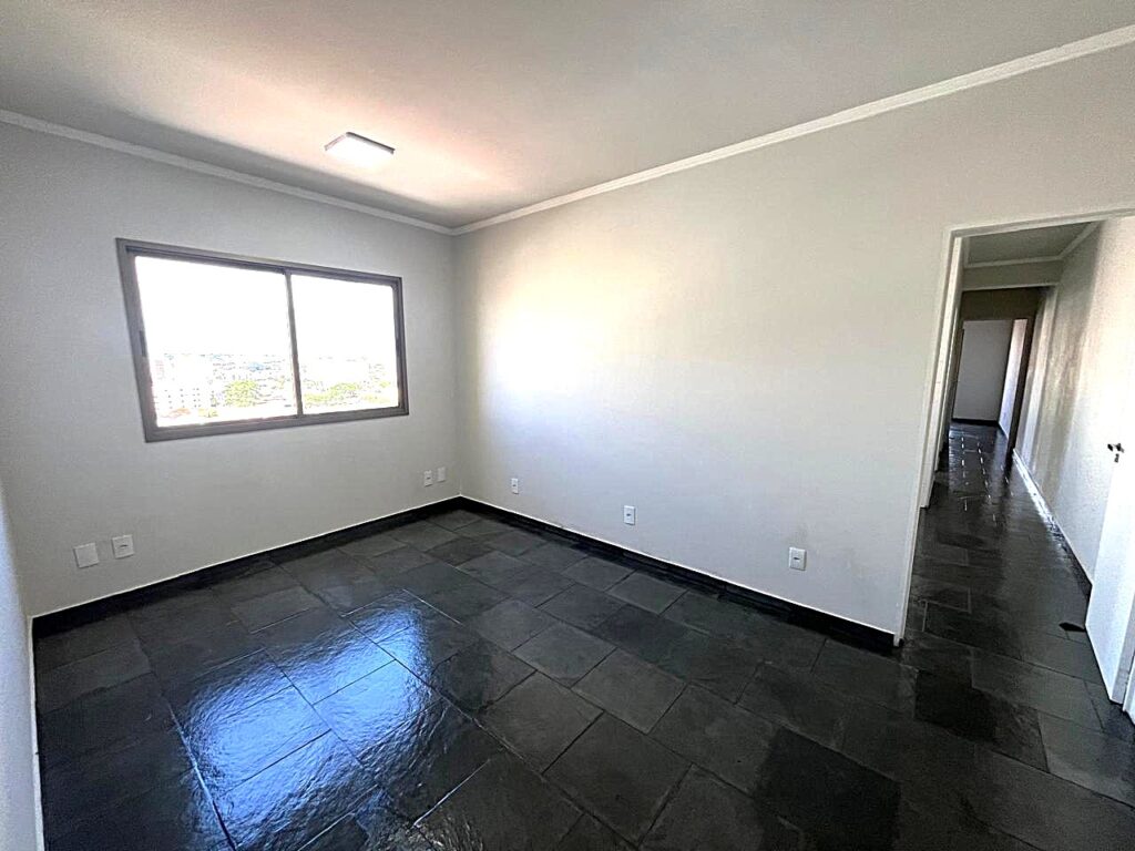 Vende-se apto de 02 dormitórios ao lada do Hospital Beneficência Redentora $ 340.000,00