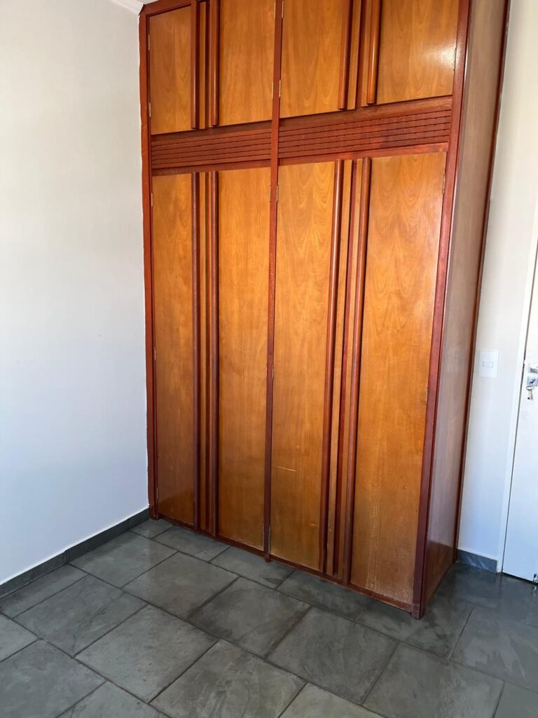 Vende-se apto de 02 dormitórios ao lada do Hospital Beneficência Redentora $ 340.000,00