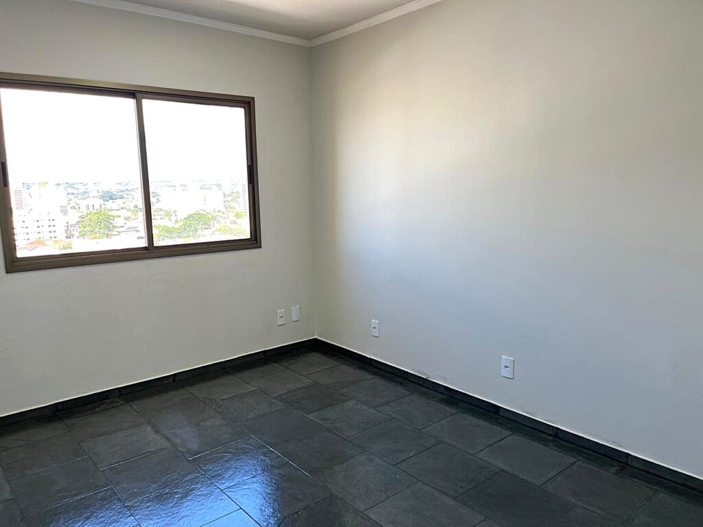 Vende-se apto de 02 dormitórios ao lada do Hospital Beneficência Redentora $ 340.000,00