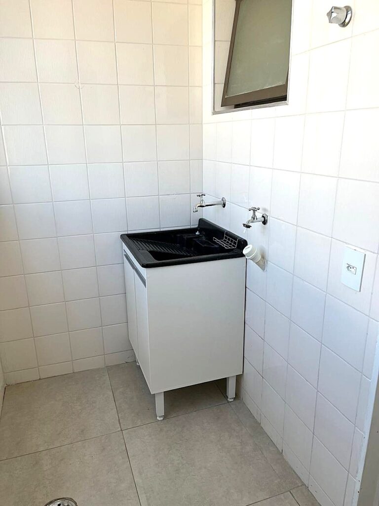 Vende-se apto de 02 dormitórios ao lada do Hospital Beneficência Redentora $ 340.000,00