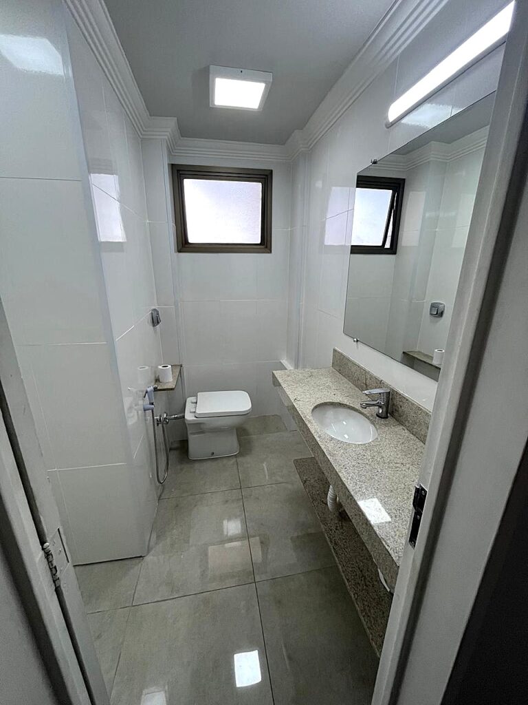 Vende-se apto de 02 dormitórios ao lada do Hospital Beneficência Redentora $ 340.000,00