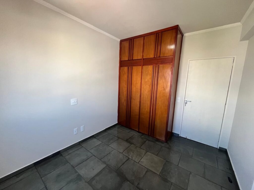 Vende-se apto de 02 dormitórios ao lada do Hospital Beneficência Redentora $ 340.000,00