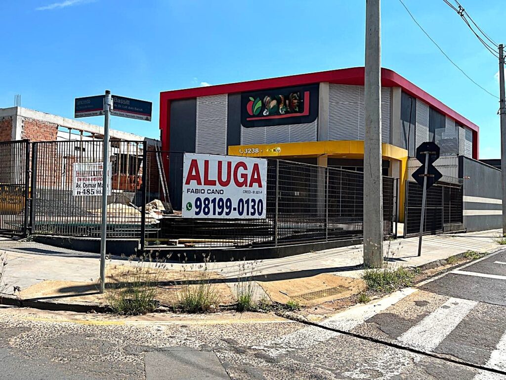 Aluga-se salão marginal Rod. Washington Luiz distrito industrial Tancredo Neves $ 15.000,00