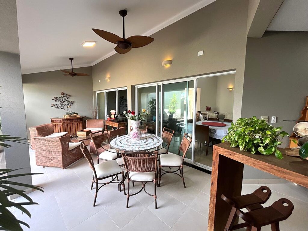 Vende-se casa térrea no Recanto Real $ 2.300.000,00