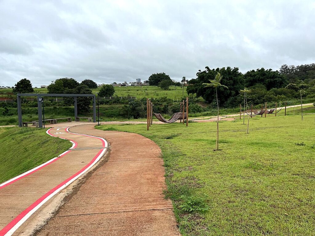 Vende-se terreno cond. Eplenum $ 450.000,00