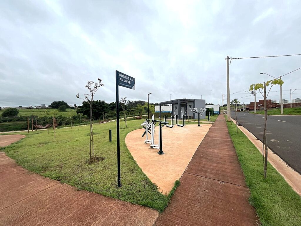 Vende-se terreno cond. Eplenum $ 450.000,00