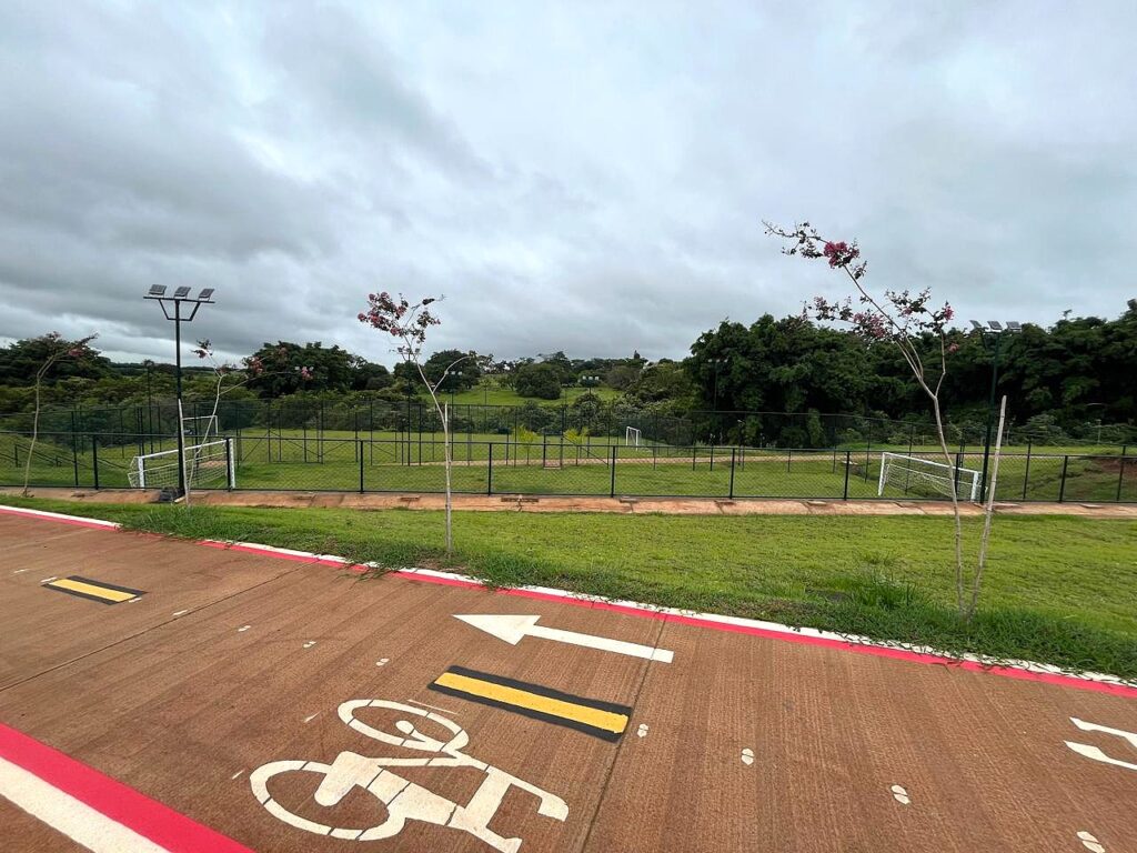 Vende-se terreno cond. Eplenum $ 450.000,00