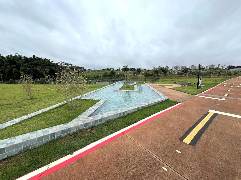 Vende-se terreno cond. Eplenum $ 450.000,00