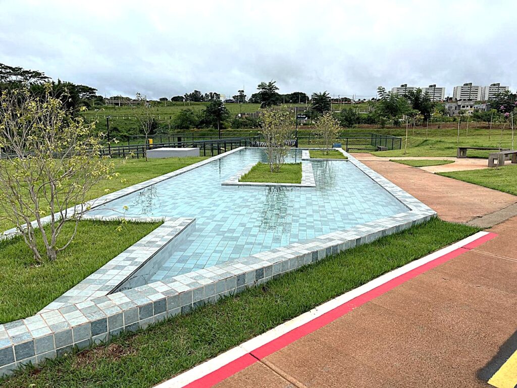 Vende-se terreno cond. Eplenum $ 450.000,00