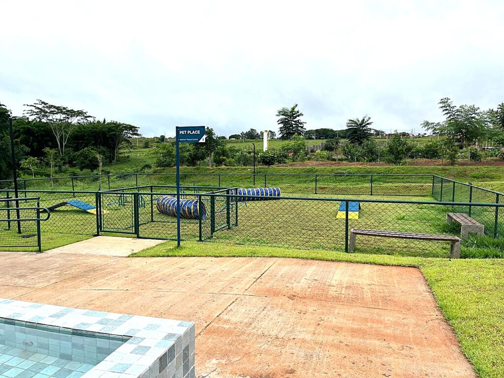 Vende-se terreno cond. Eplenum $ 450.000,00