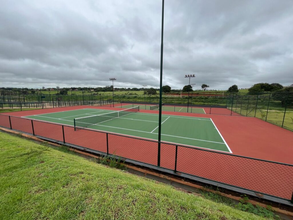 Vende-se terreno cond. Eplenum $ 450.000,00