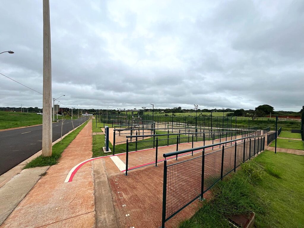 Vende-se terreno cond. Eplenum $ 450.000,00