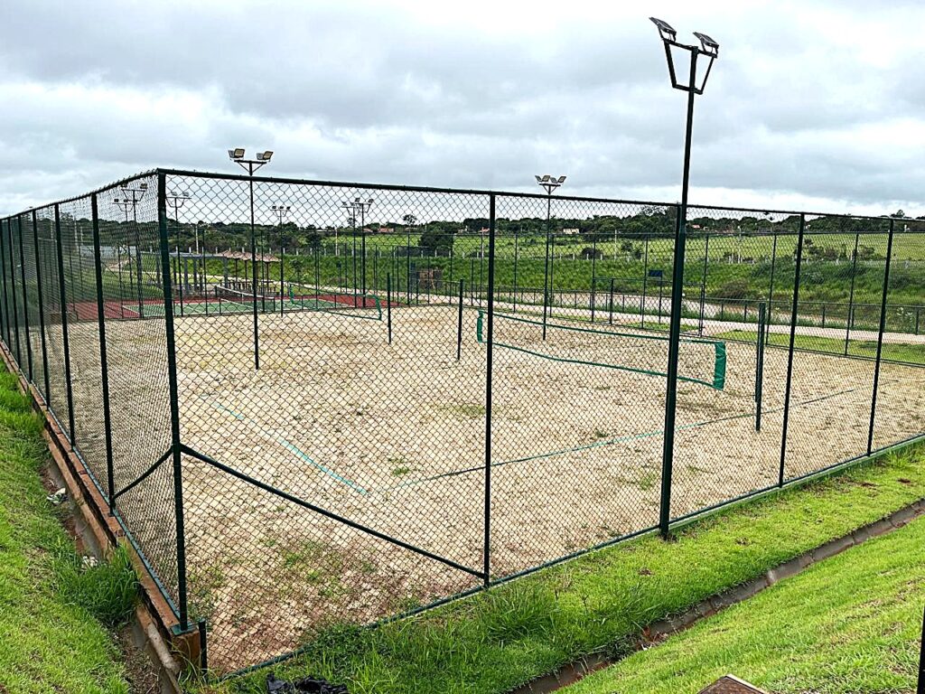 Vende-se terreno cond. Eplenum $ 450.000,00