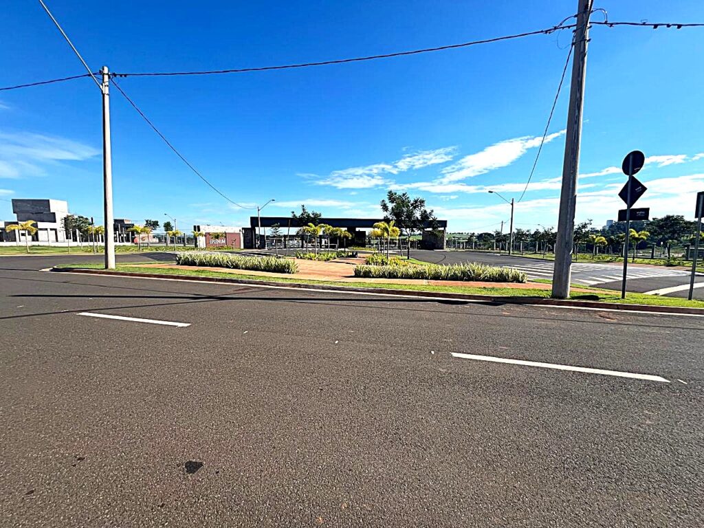 Vende-se terreno cond. Eplenum $ 450.000,00