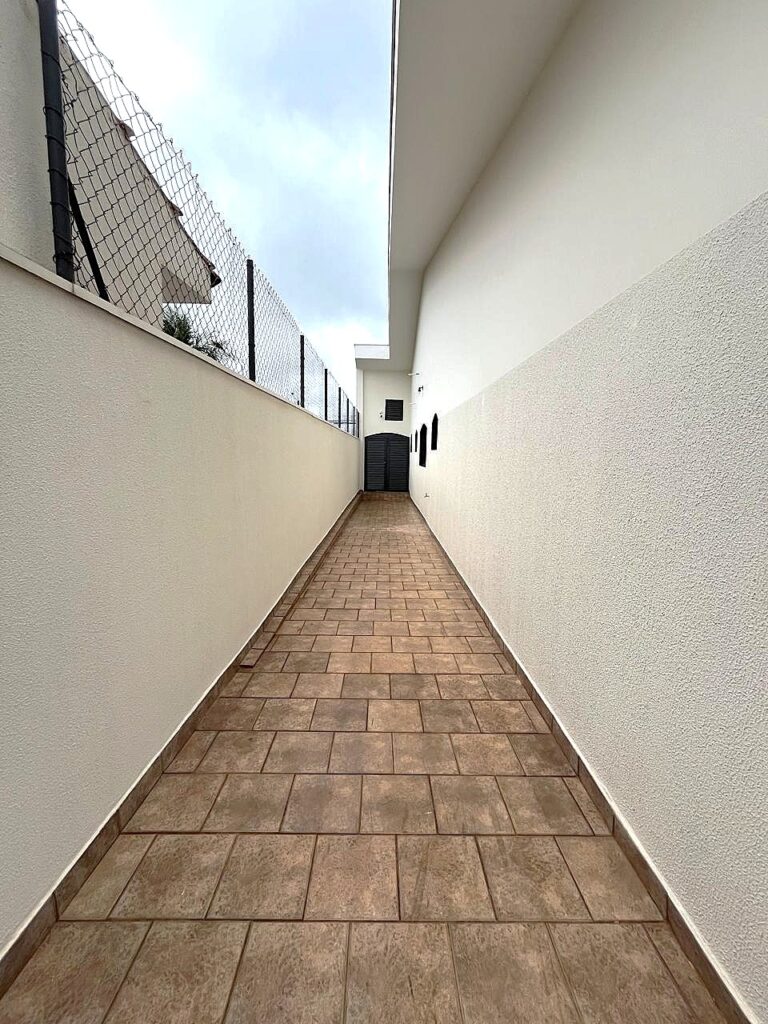 Aluga-se casa residencial Jd. Santa Catarina