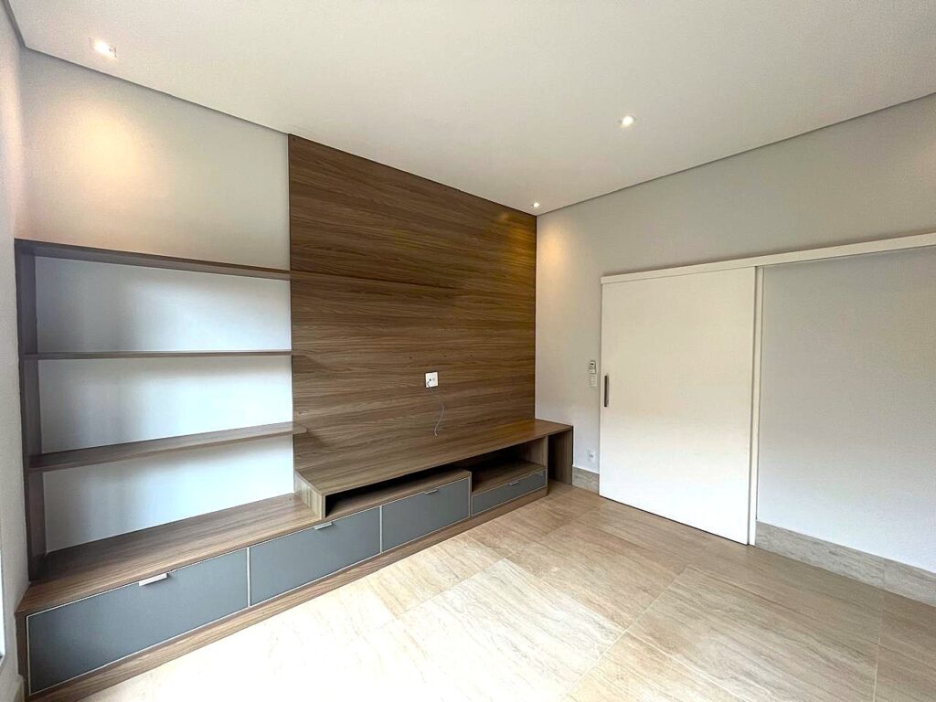 Aluga-se casa Cond. Damha I $ 15.000,00