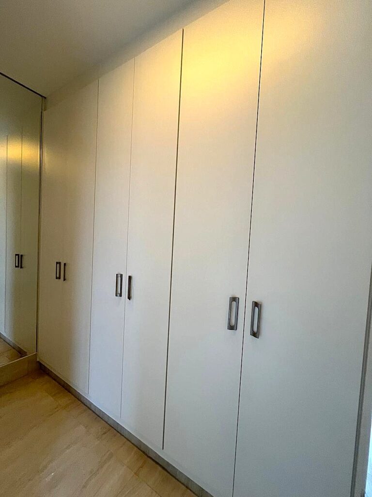 Aluga-se casa Cond. Damha I $ 15.000,00