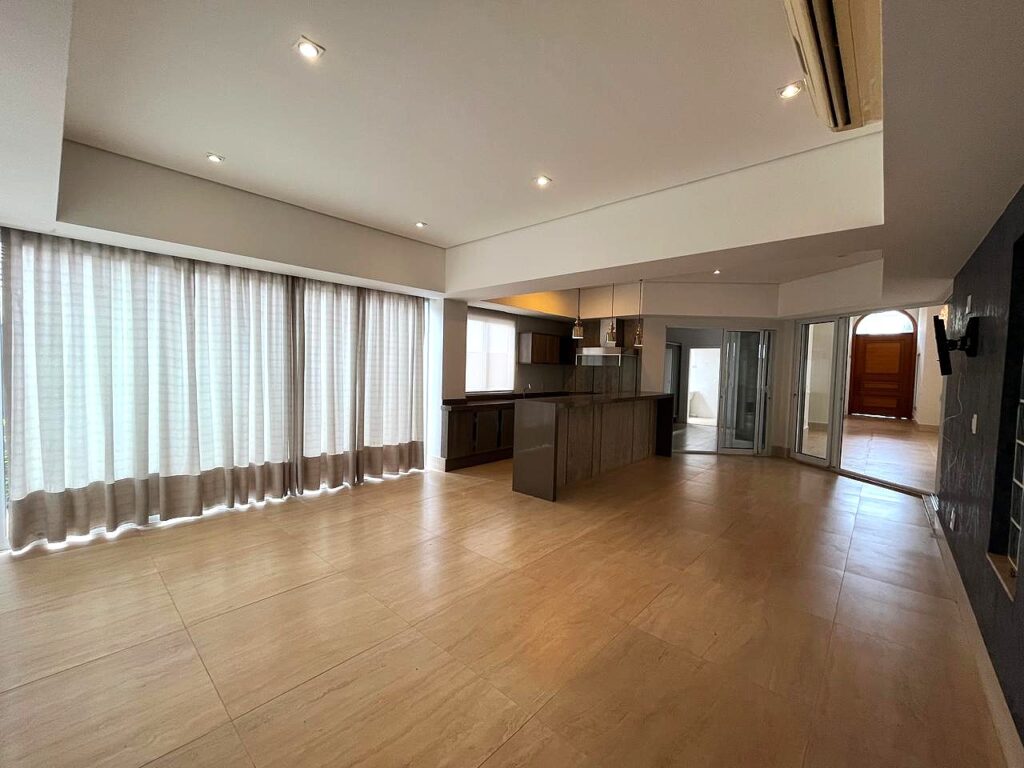 Aluga-se casa Cond. Damha I $ 15.000,00