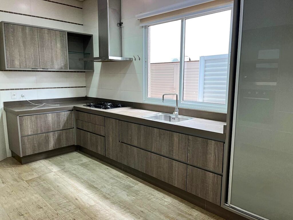 Aluga-se casa Cond. Damha I $ 15.000,00