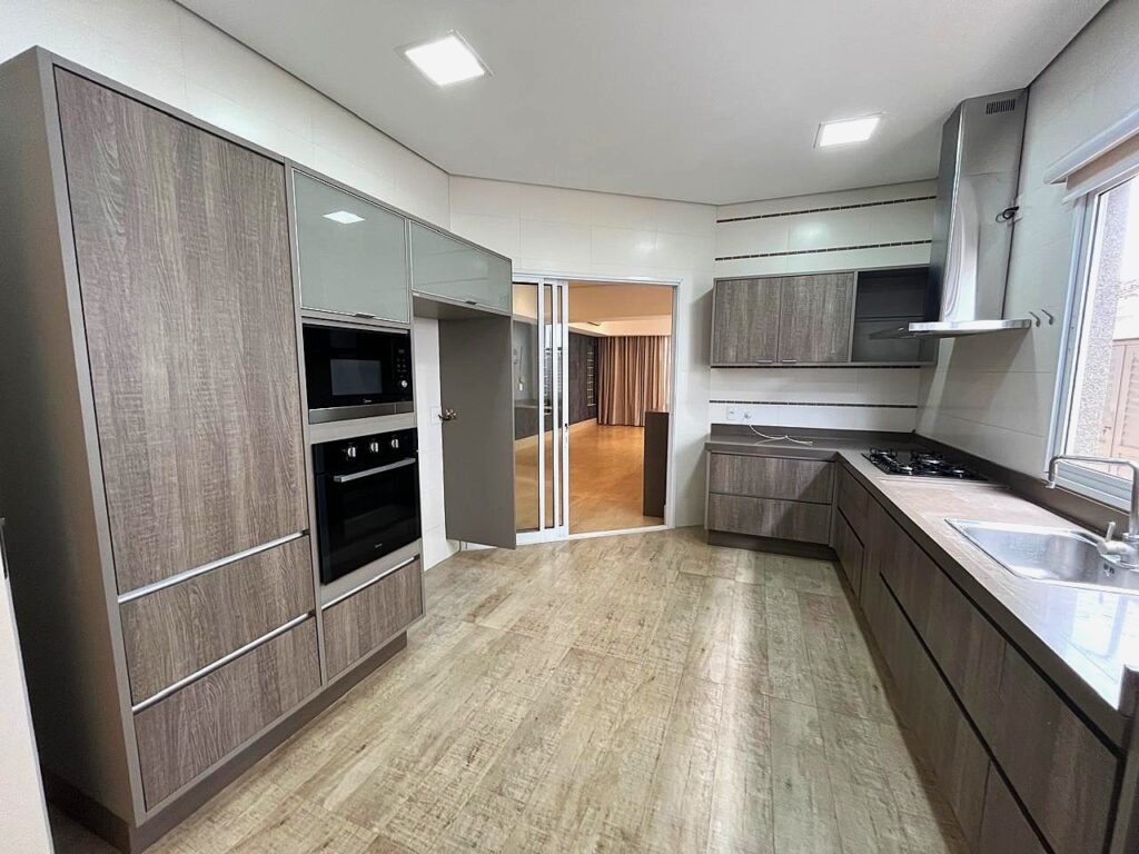 Aluga-se casa Cond. Damha I $ 15.000,00