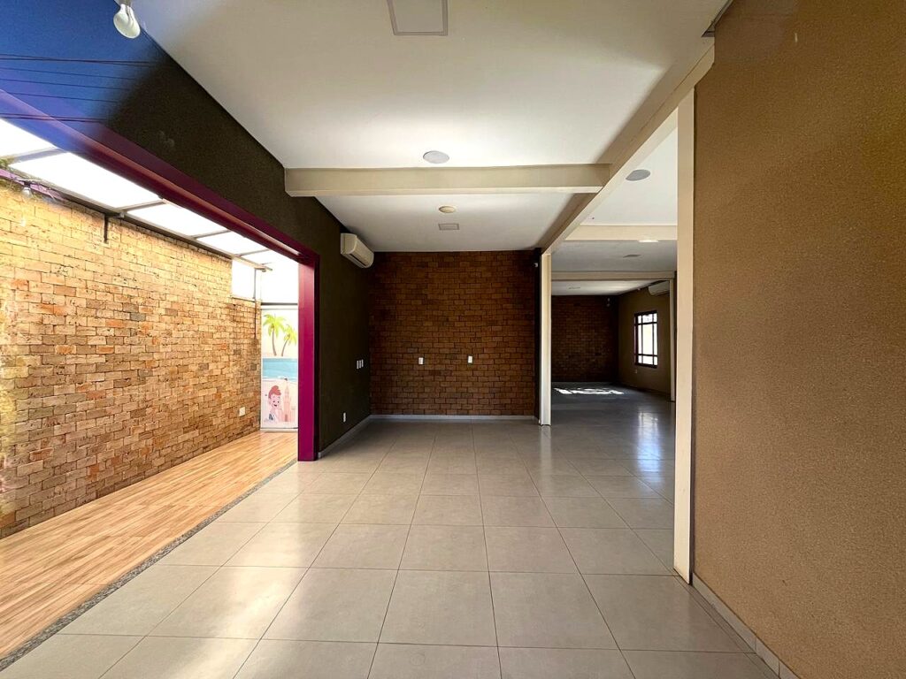 Aluga-se Casa comercial na Redentora $ 6.200,00