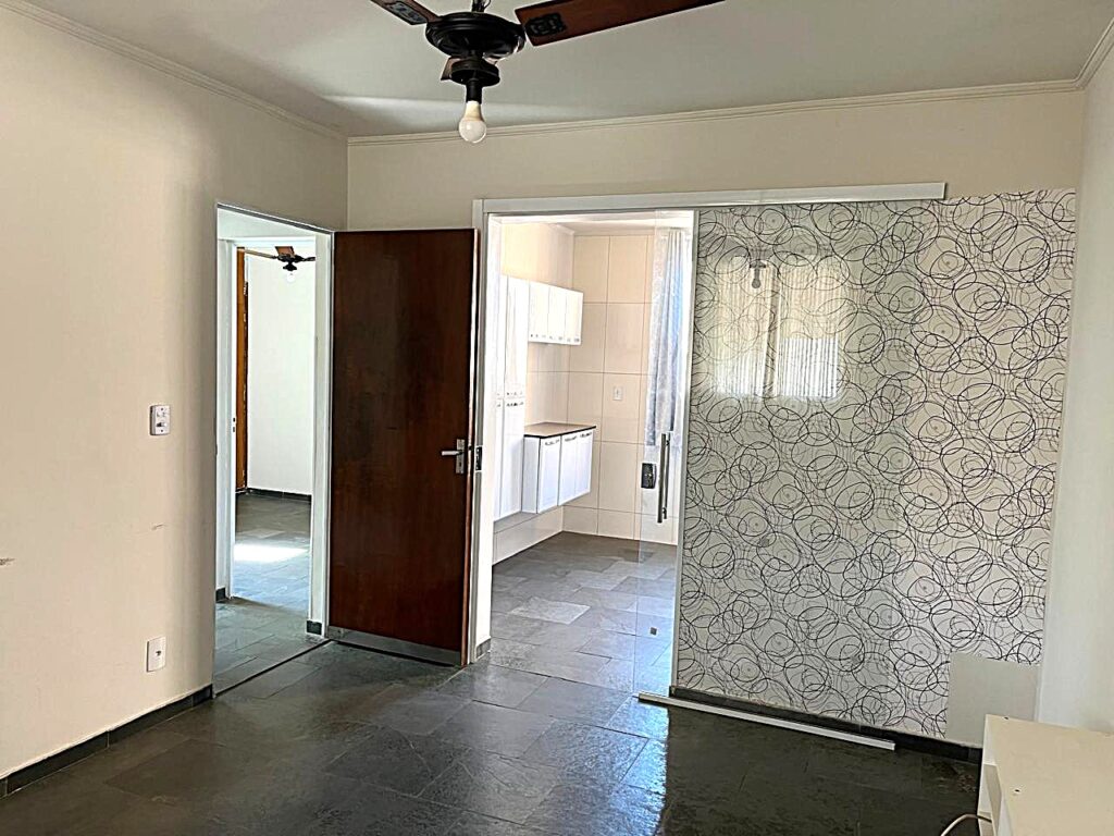 Vende-se Apto de 2 dormitórios Jd. Vetorasso $ 145.000,00