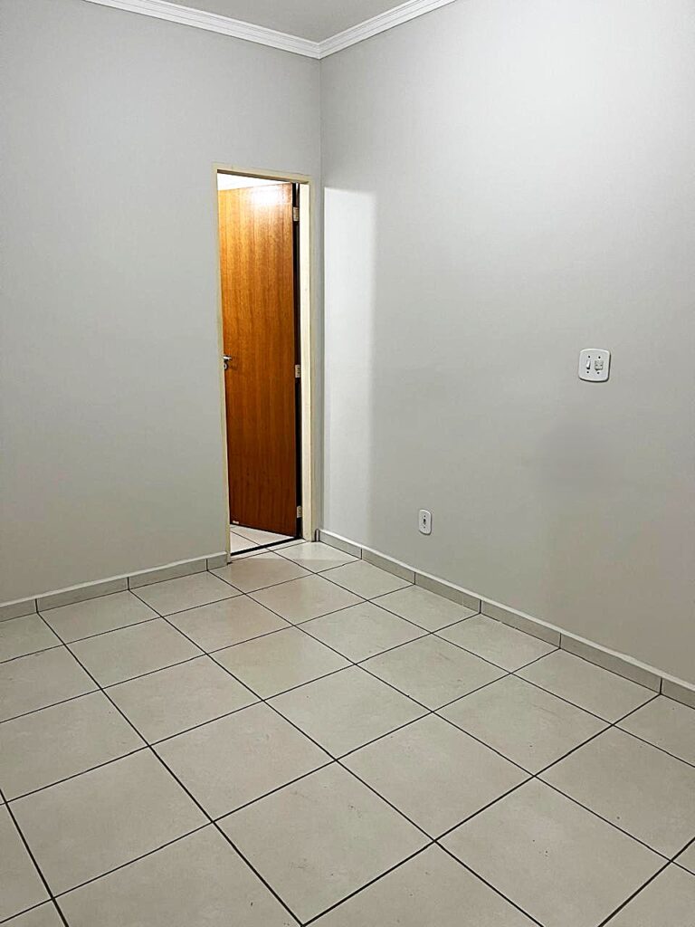 Vende-se Apto na Vila Imperial c/ elevador $ 450.000,00