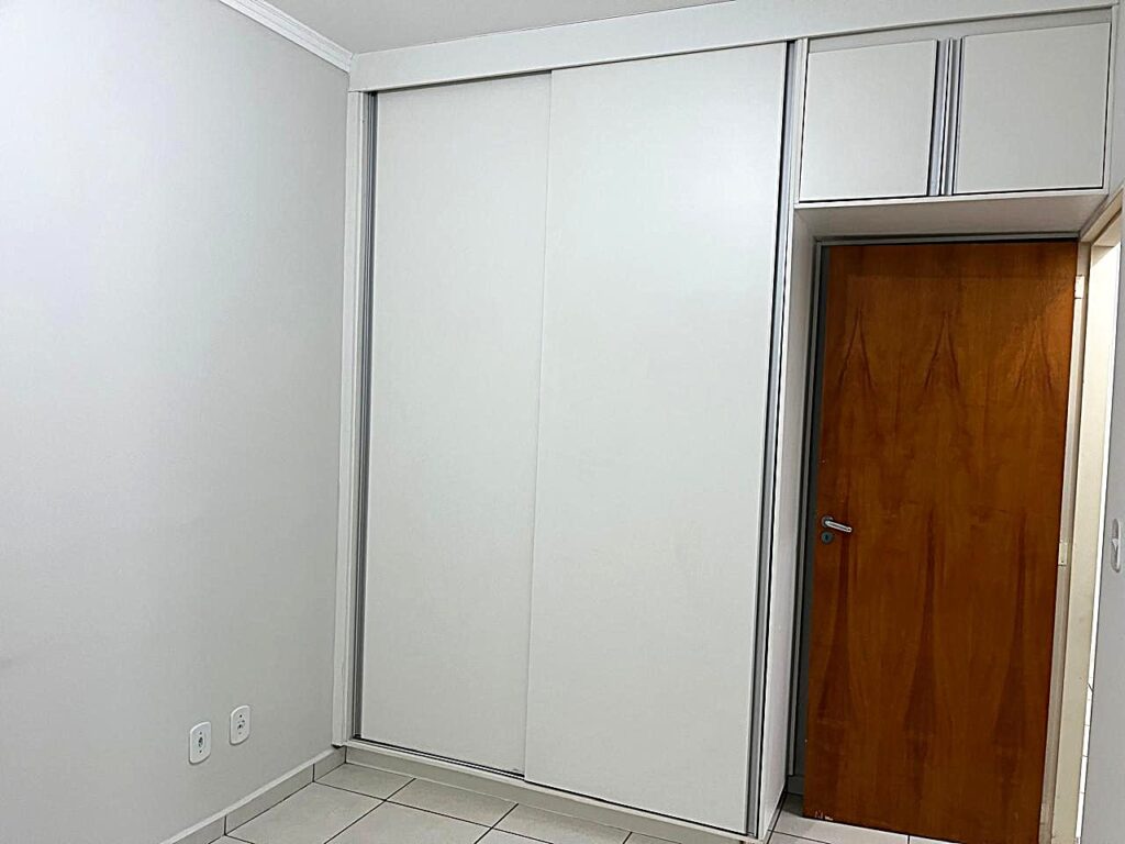 Vende-se Apto na Vila Imperial c/ elevador $ 450.000,00