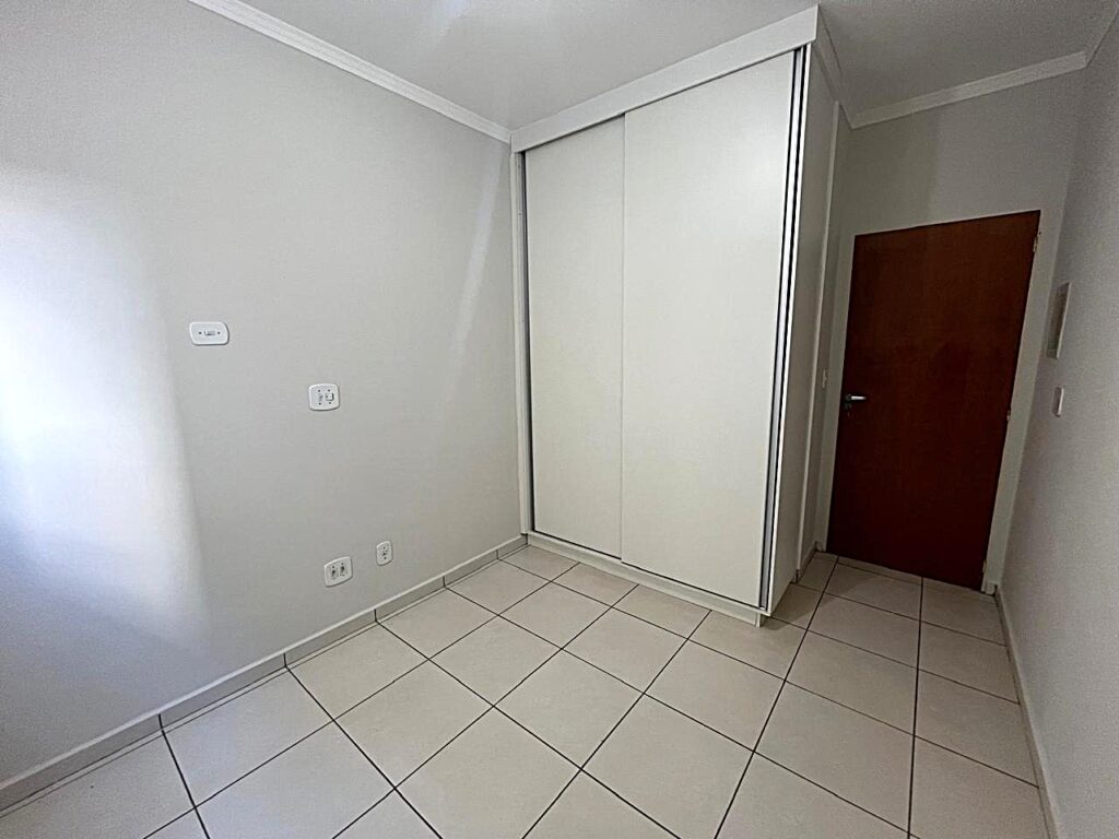 Vende-se Apto na Vila Imperial c/ elevador $ 450.000,00