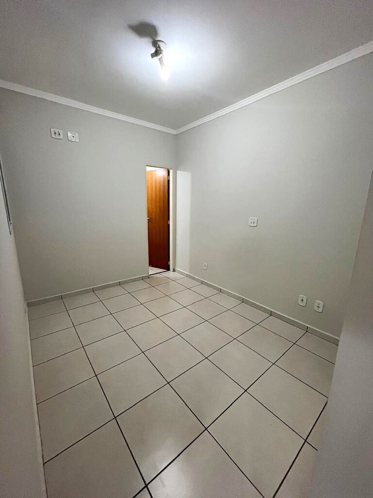 Vende-se Apto na Vila Imperial c/ elevador $ 450.000,00