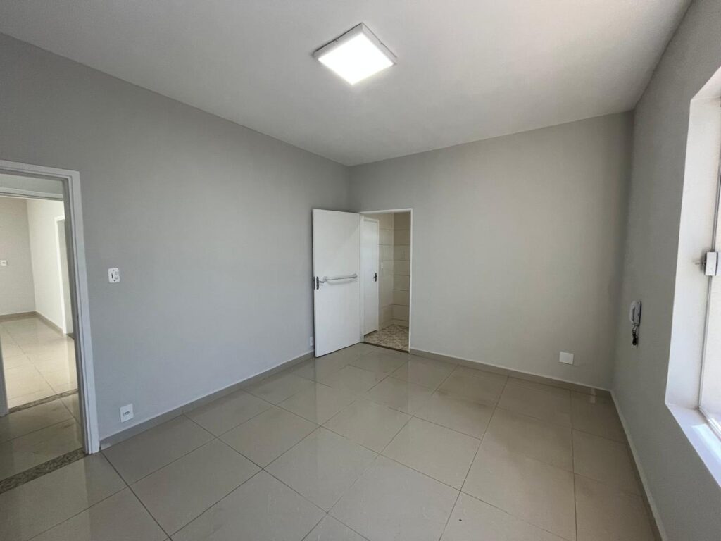 Aluga-se casa comercial Vila Santa Cruz $ 3.900,00