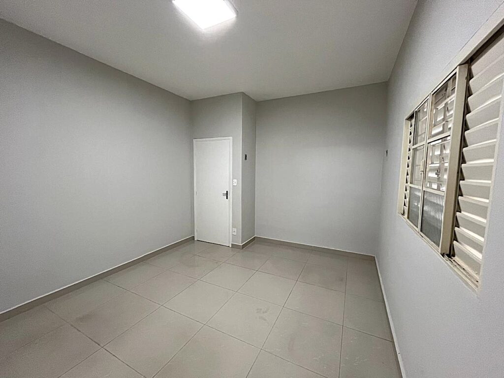 Aluga-se casa comercial Vila Santa Cruz $ 3.900,00