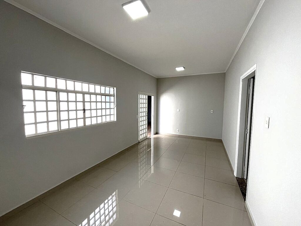 Aluga-se casa comercial Vila Santa Cruz $ 3.900,00